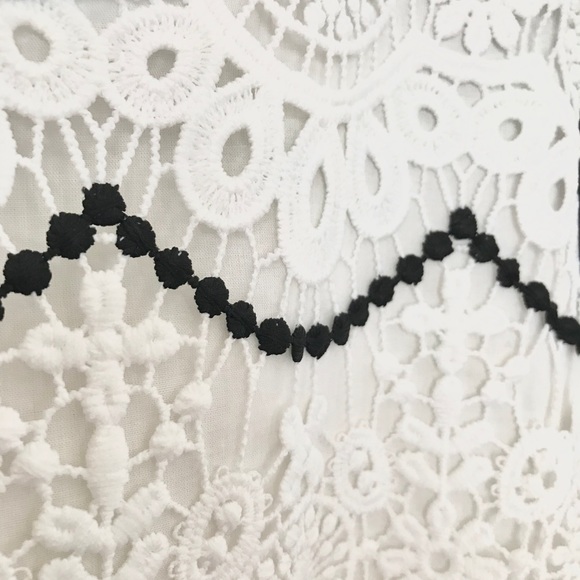 Talbots Sleeveless Lace Keyhole Back White and Black Top 2 NWOT - Picture 7 of 11